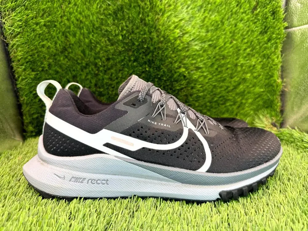 Nike Pegasus Trail 4 DJ6159-001 Athletic Sneaker Women's 10 Black Mesh Running